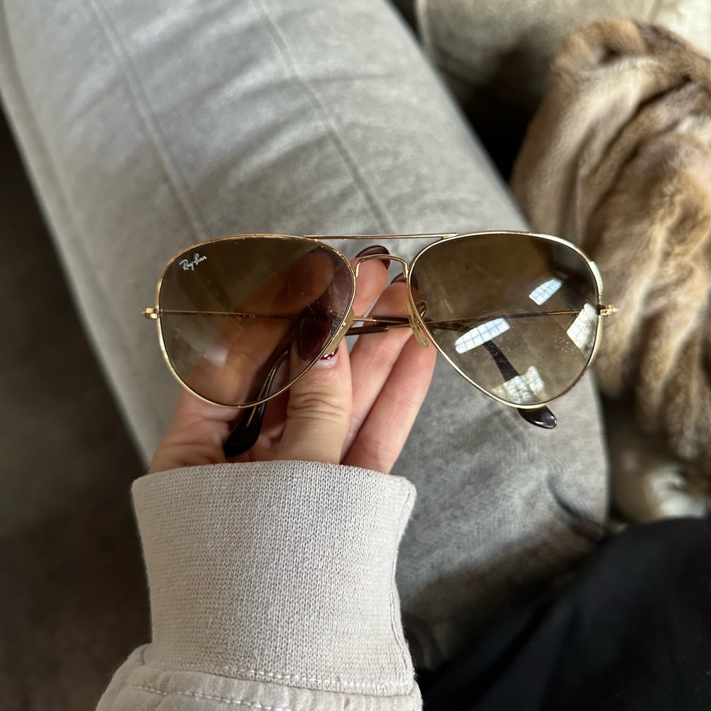 AVIATOR RAY BAN SUNGLASSES